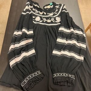 ANTHROPOLOGIE EMBRODIERED SHIRT